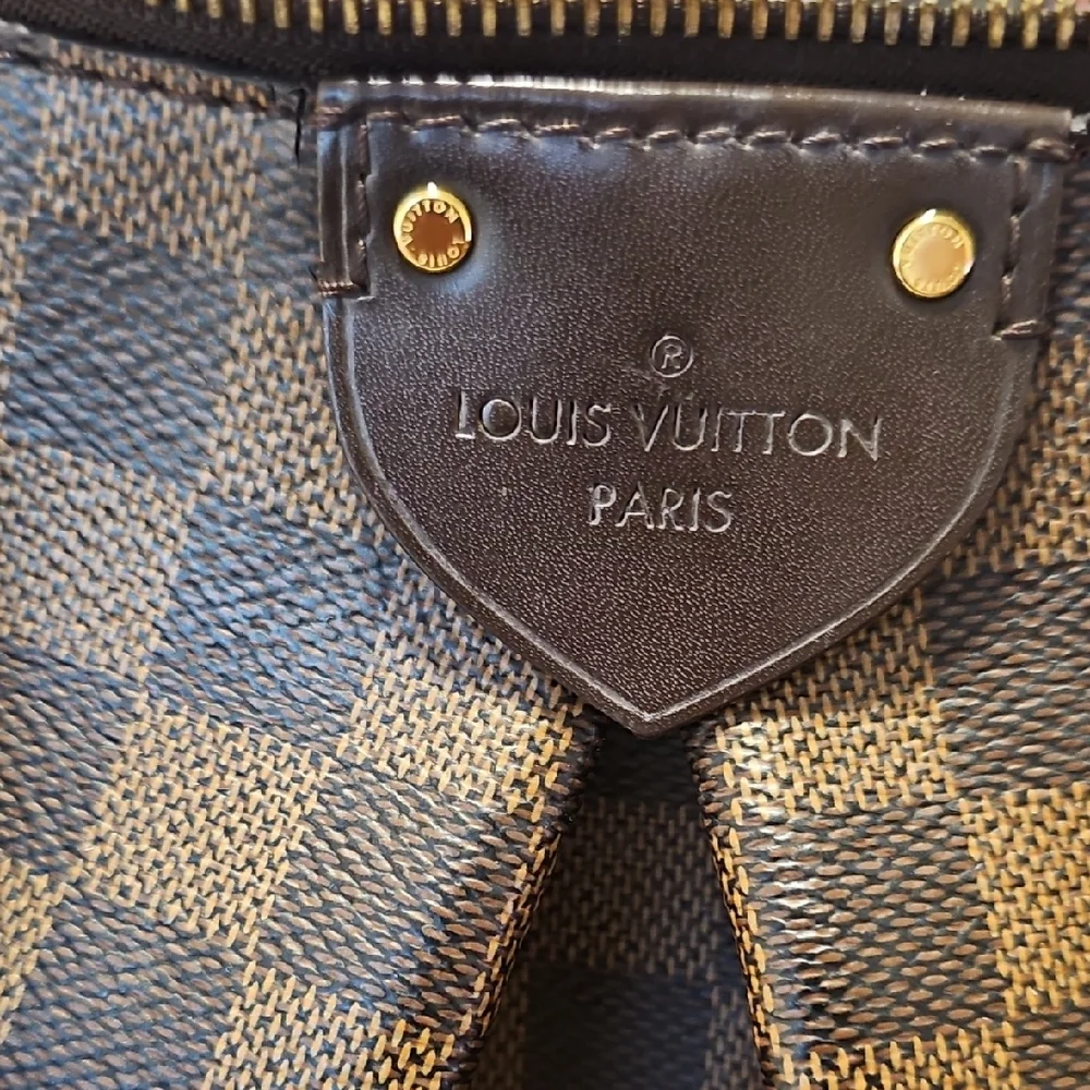 Authentic Louis Vuitton Siena GM Tote - Picture 3 of 9